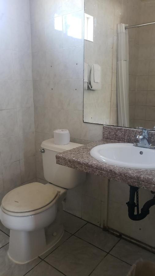 Eagle Inn Motel Лонг Бич Экстерьер фото